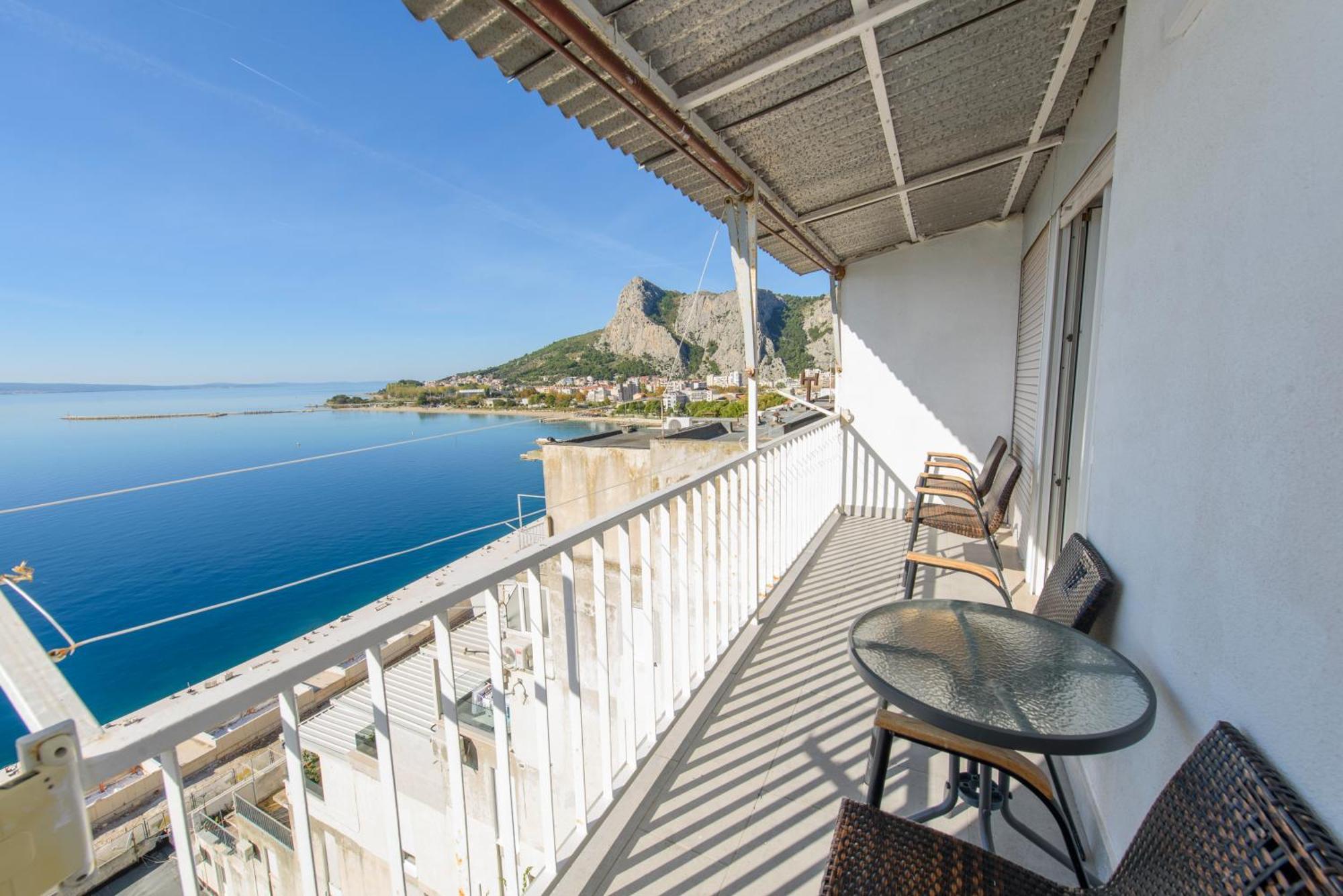 Sunny Apartment Omis Exterior photo